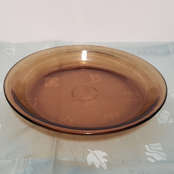 Pyrex Vision Ware Amber 9" Pie Plate Baking Rimmed Dish  Brown - Picture 2 of 6